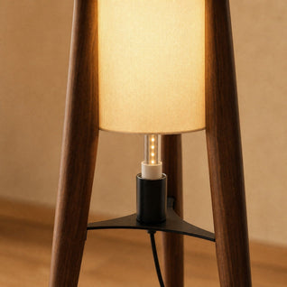 Lampadaire Trépied Bois, Colonne Écrue | Nagira