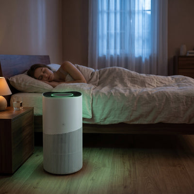 Purificateur d'air Idrane en mode veille la nuit dans une chambre