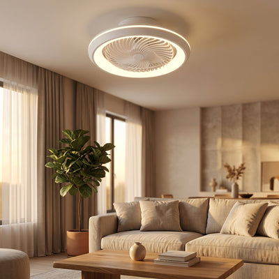 Ventilateur de plafond avec lumière Aelvys dans un salon chaleureux