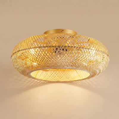 Ventilateur de plafond bambou tressé Velyane, packshot lumière allumée