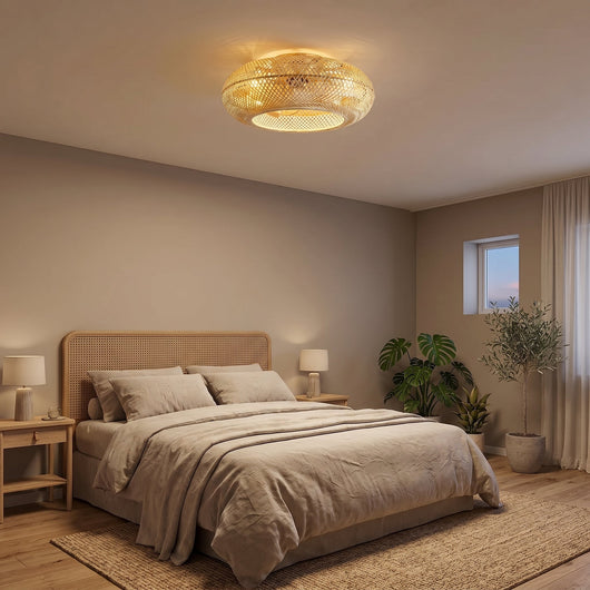 Ventilateur de plafond bambou tressé Velyane dans une chambre bohème