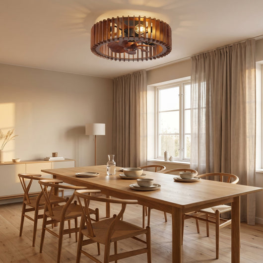 Ventilateur de plafond bois Alzena dans une salle a manger scandinave